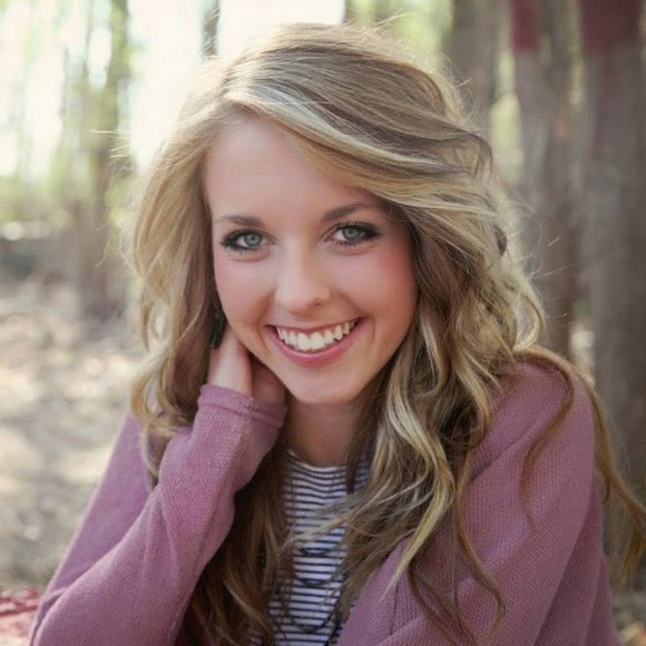 Meet your Posher, Kaitlin - Picture 1 of 1